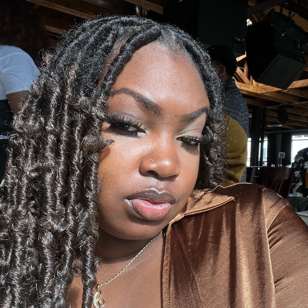 Meet your Posher, Camri